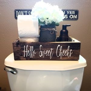 Toilet tank decor